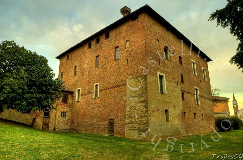 Castrum E Castello Di Lomello