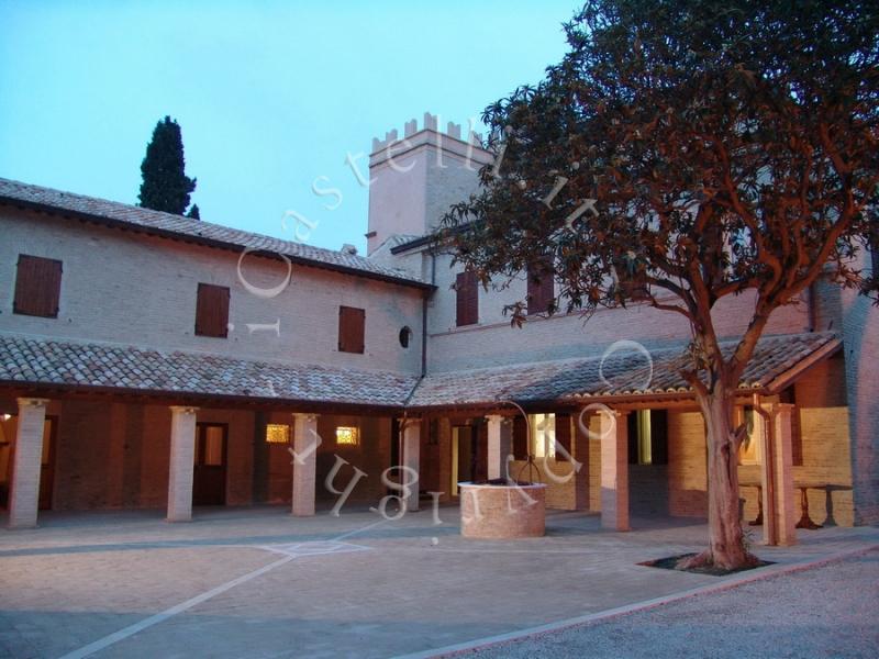 Castello Montegiove, la corte interna