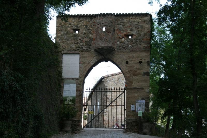 Castello di Bianello - l'ingresso