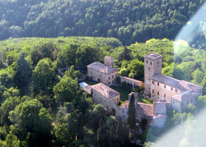 Castello Di Montegibbio - veduta aerea