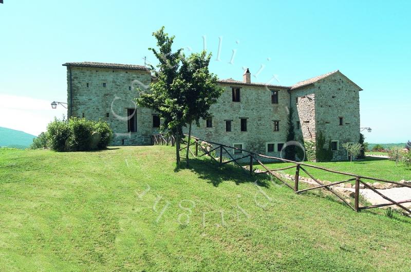 Castello Di Petrata, veduta esterna