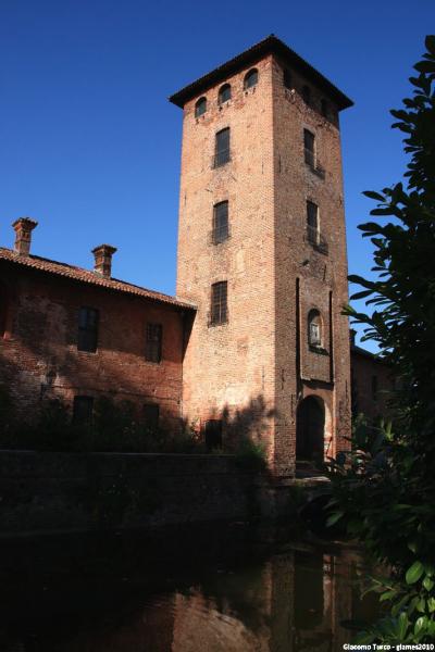 Castello Di Peschiera Borromeo