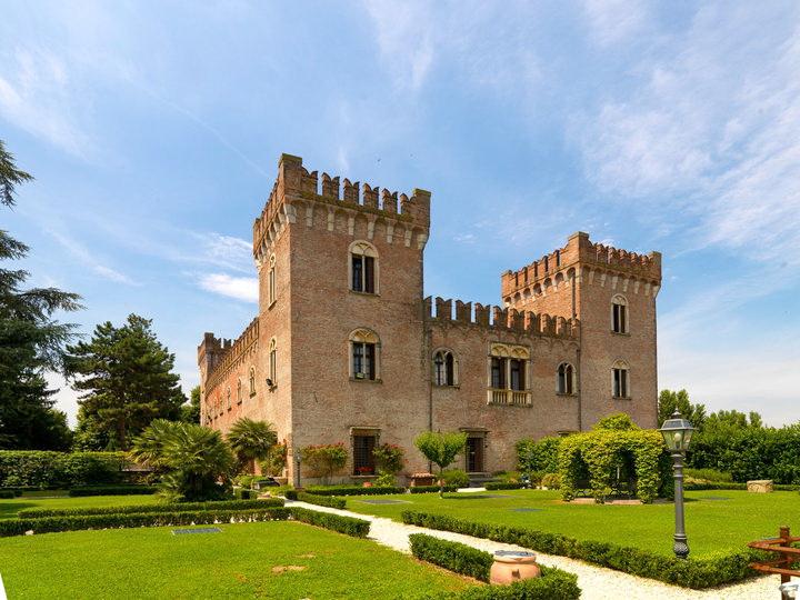 Castello Di Bevilacqua, panoramica
