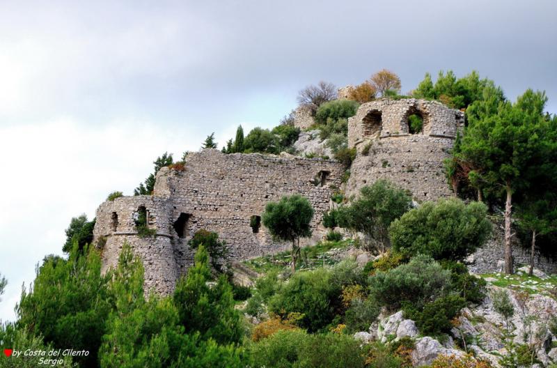 Castello Di Capaccio