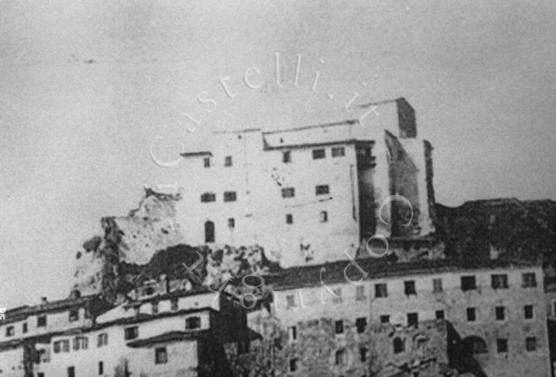Prima foto esistente del castello, fine '800
