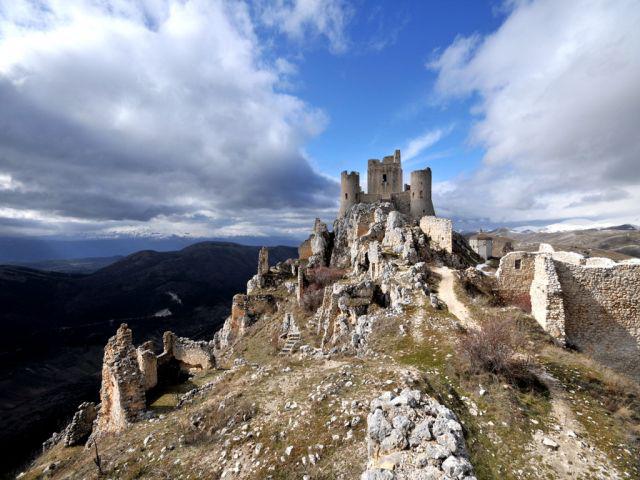 Rocca Calascio, castello e panorama