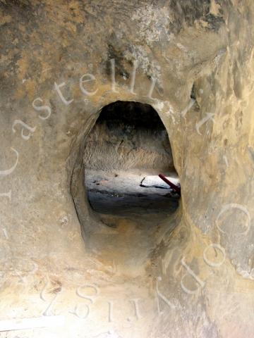Castello di Gagliano, una delle grotte del sito rupestre