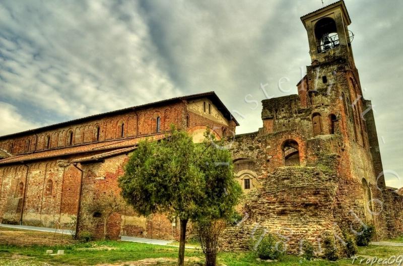 Castrum E Castello Di Lomello