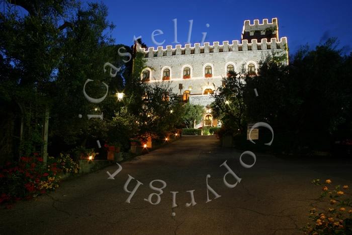 Castello Miramare, particolare esterno notturno
