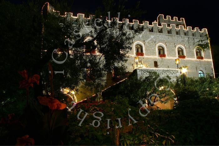 Castello Miramare, particolare esterno notturno