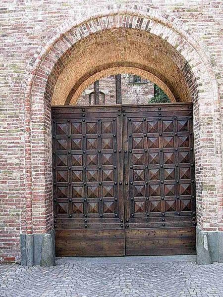 Castello Albani Di Urgnano - porta d'ingresso