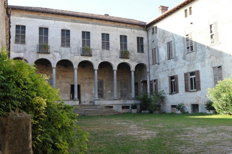 Castello Di Pagazzano - cortile