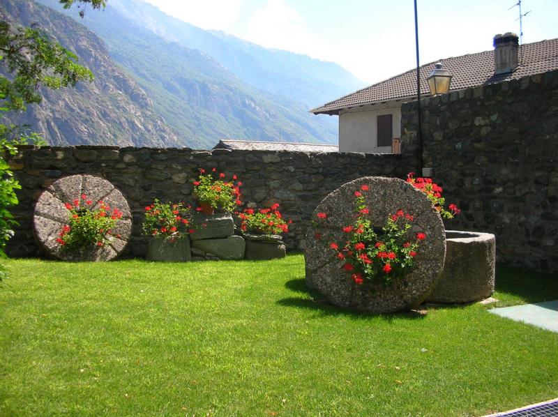 Castello di Issogne - verde del giardino