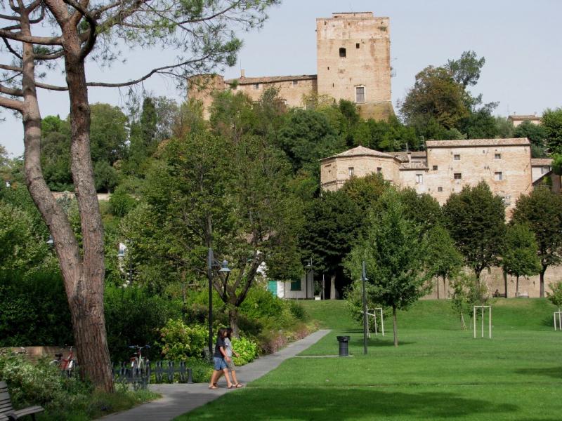 La Rocca vista dal parco frontale