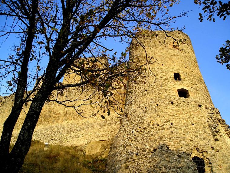 Castello di Carpineti - un bastione