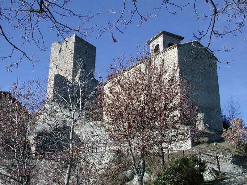 Castello di Carpineti e la chiesa di sant'Andrea