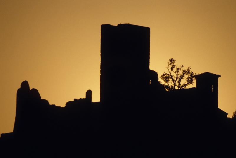 Il profilo del Castello al tramonto