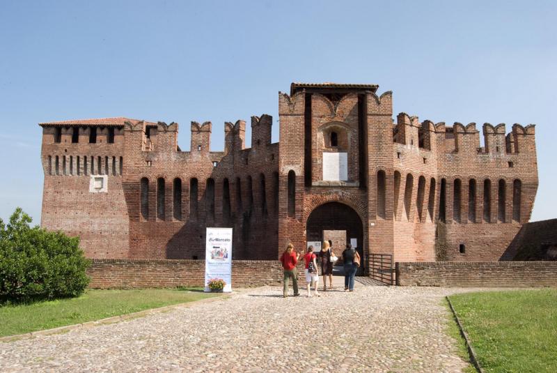 Rocca Di Soncino - verso l'ingresso