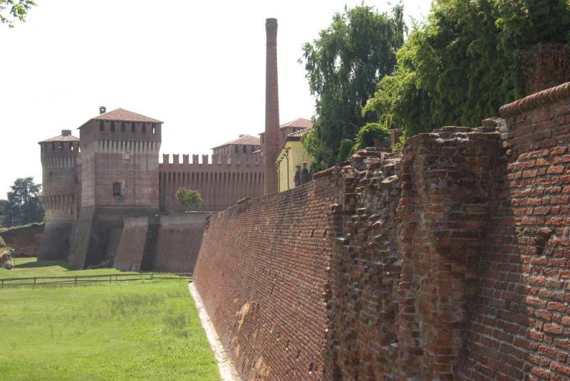 Rocca Di Soncino - mura esterne