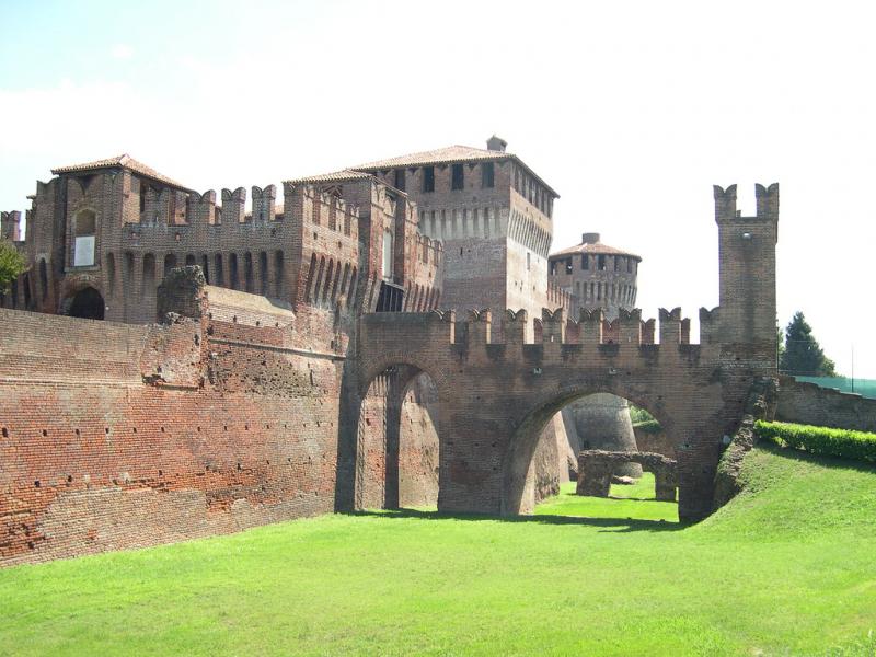 Rocca Di Soncino - ponte e merlatura