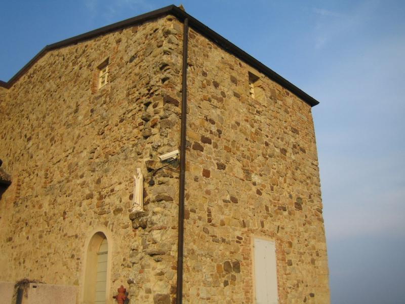 Castello Di Rossena - all'interno del borgo