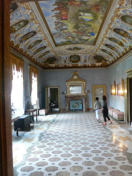 Castello Di Scaldasole - sala con affreschi