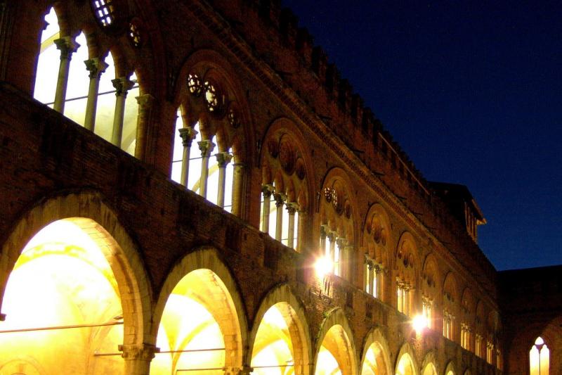 Castello Visconteo Di Pavia - illuminazione notturna