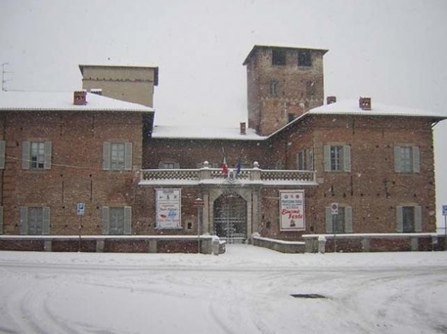 Castello Visconteo Di Fagnano Olona - il castello sotto la neve