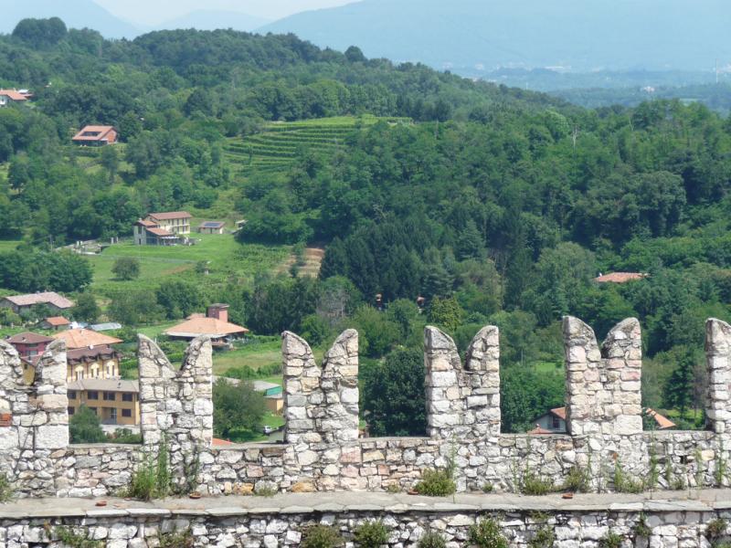 Rocca Borromeo Di Angera - merlatura