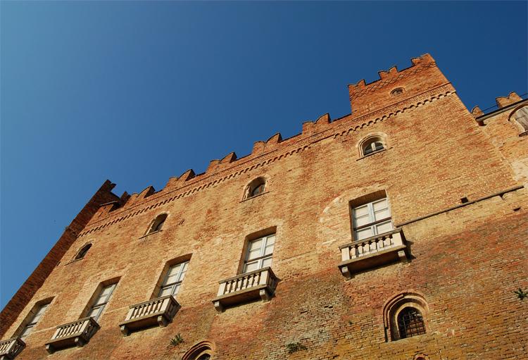 Castello Di Montemagno O Dei Conti Calvi Di Bergolo - Veduta esterna