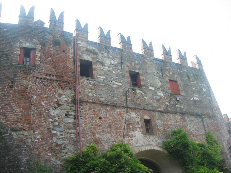 Castello Di Camino -  merlatura