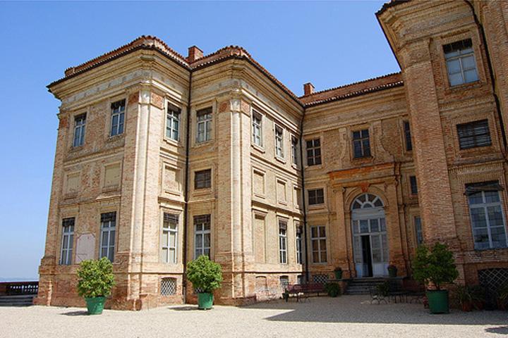 Castello Di Guarene - Veduta esterna