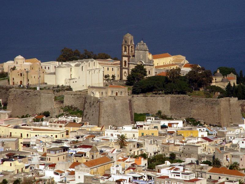 Castello di Lipari, particolare delle mura