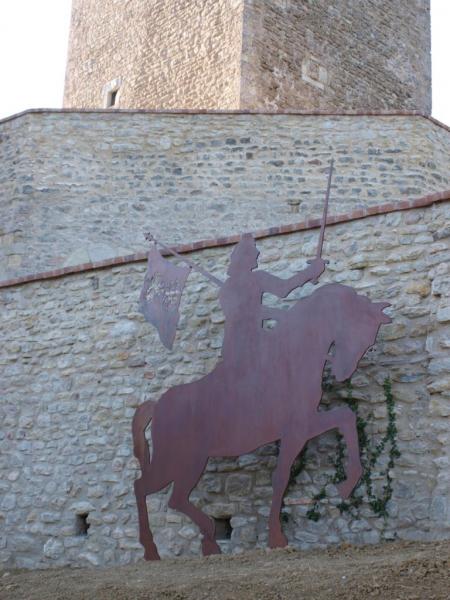 Castello Di Montecuccolo - scultura di Giuseppe Ricci installata nel castello