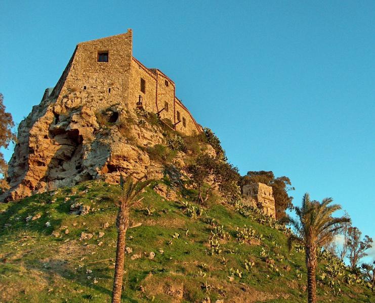 Castello Chiaramontano Di Siculiana, panoramica da ovest