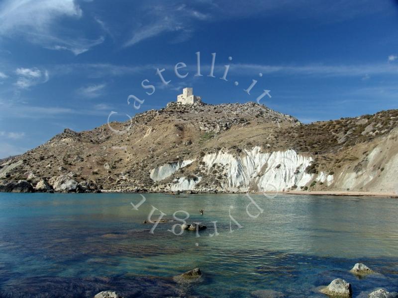 Castello Di Palma Di Montechiaro, il maniero dalla spiaggia incantata della Baia delle Sirene