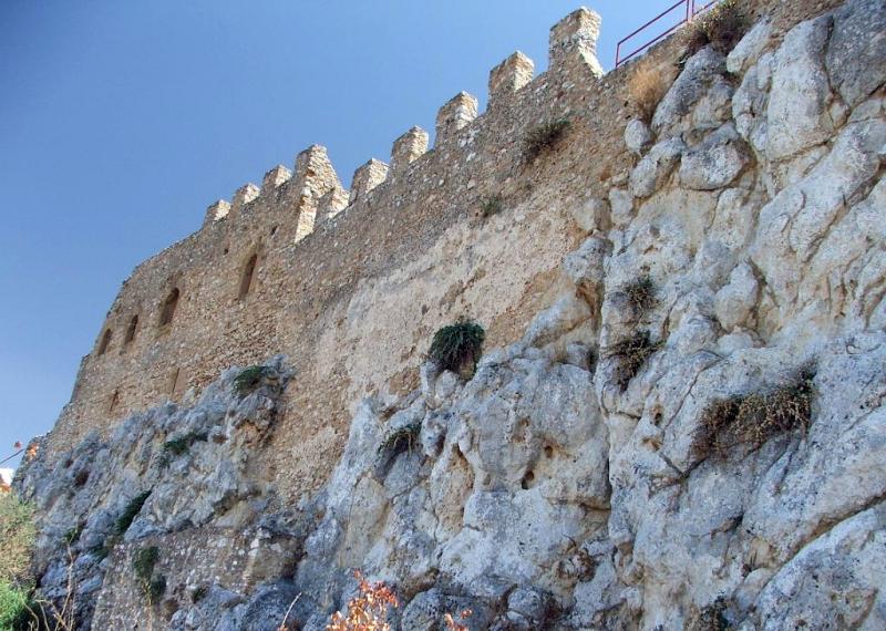 Castello Di Delia, particolare delle mura