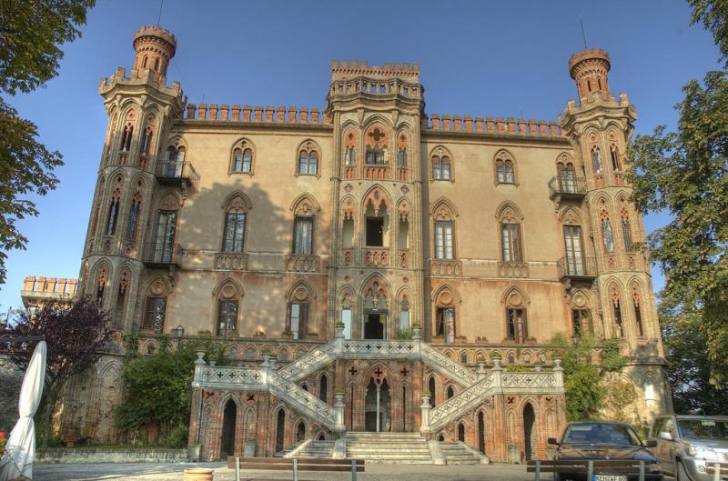 Castello Di Novello, veduta esterna