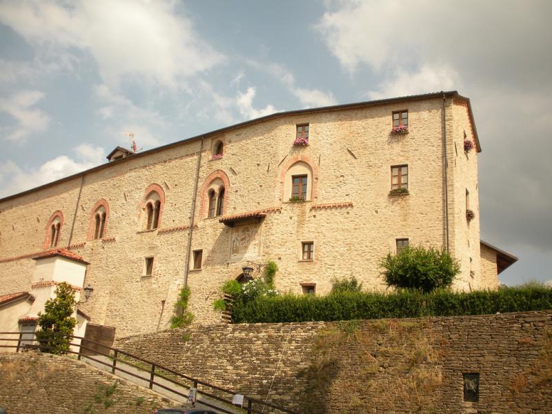 Castello Di Sinio, veduta panoramica esterna