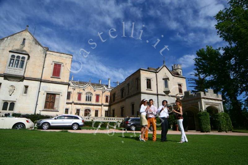 Castello Dal Pozzo, l'esterno