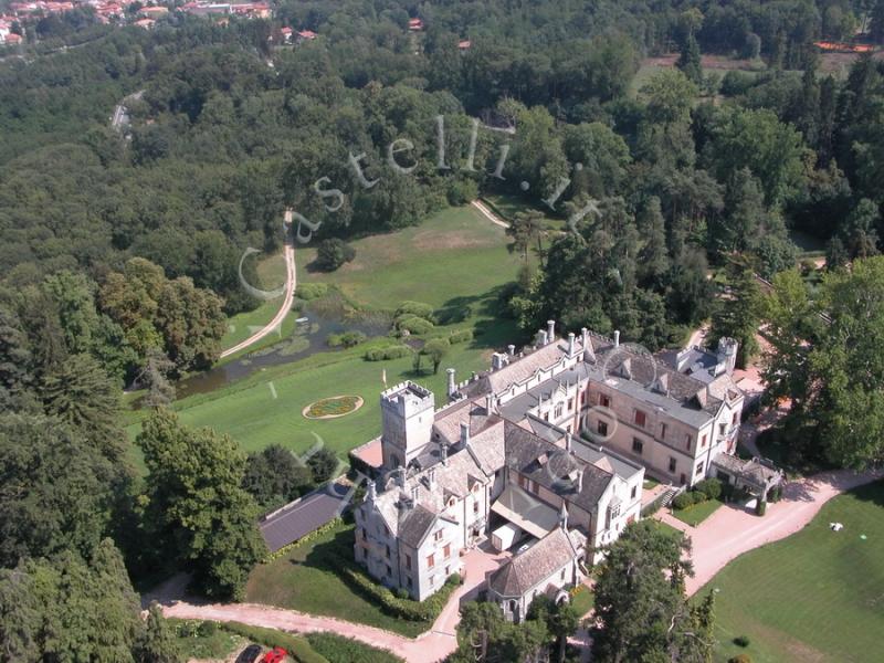 Castello Dal Pozzo, veduta aerea
