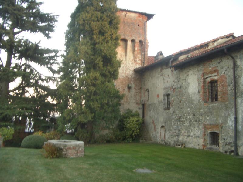 Castello Di Moncrivello - Veduta dal giardino