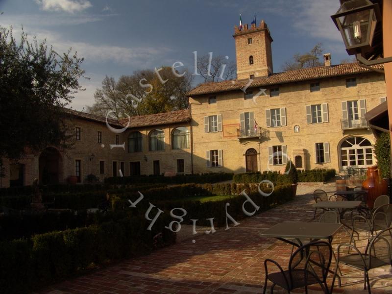 Castello Di Razzano, veduta esterna