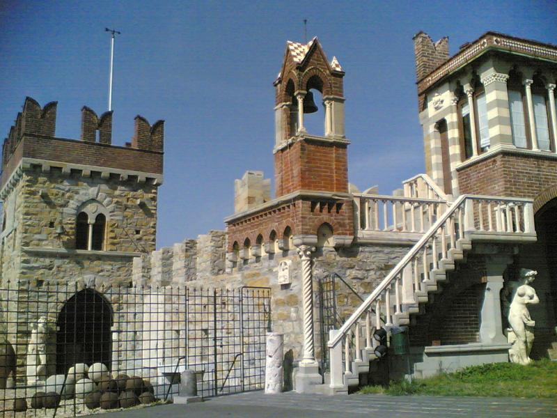 Castello D'Albertis - Veduta esterna