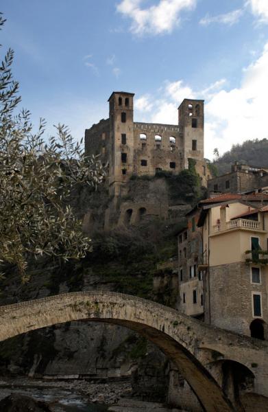 Castello Doria Di Dolceacqua - Visione panoramica