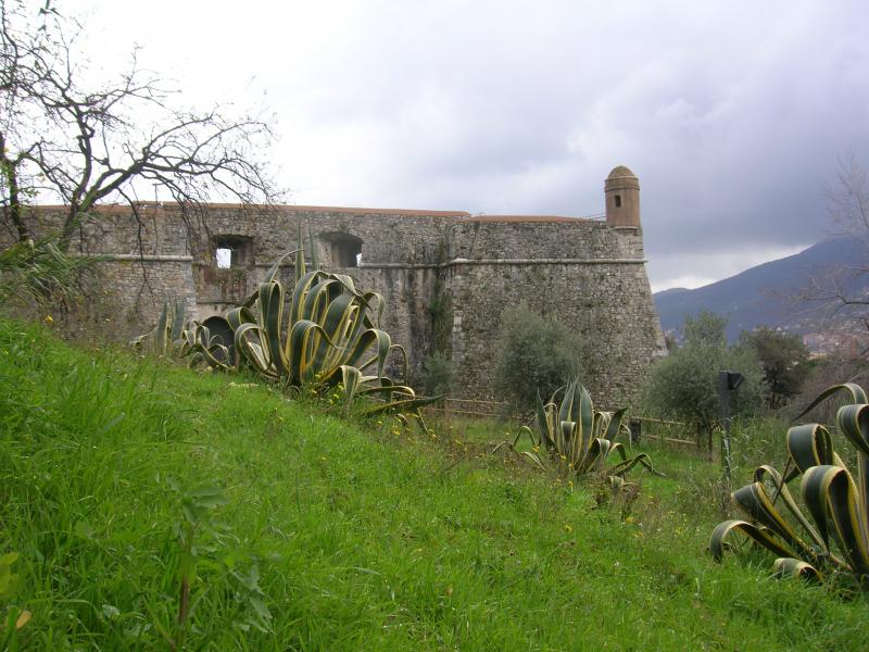 Castello Di San Giorgio A La Spezia - Le mura e la torre