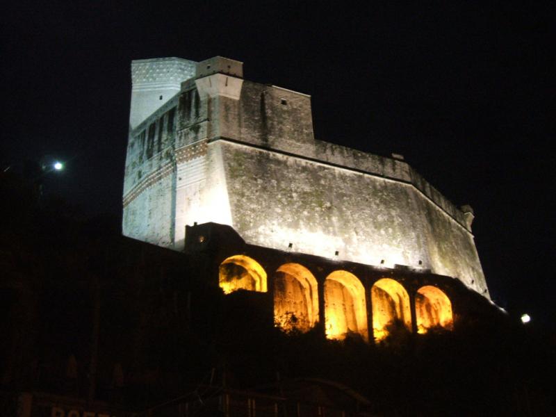 Castello Di Lerici - visione illuminazione notturna
