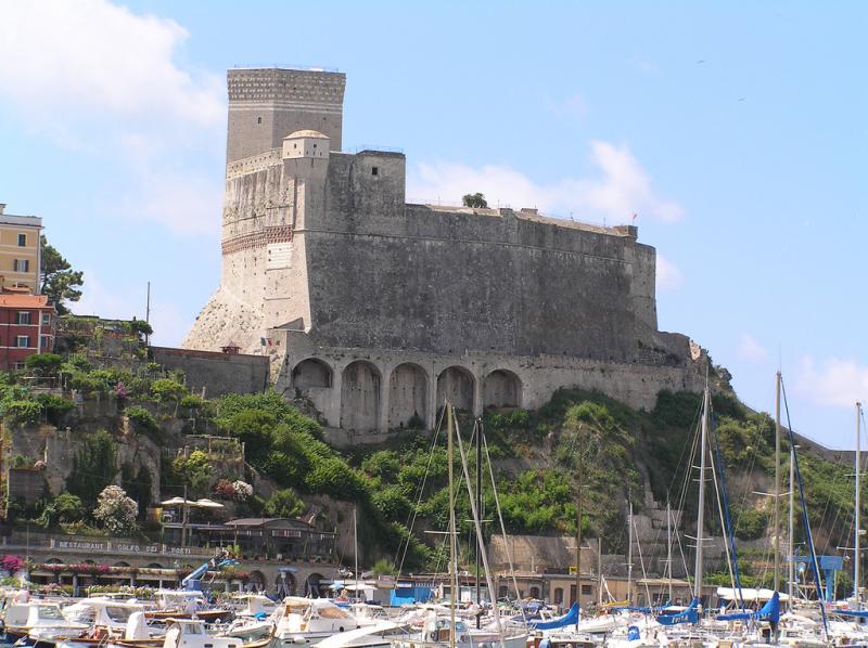 Castello Di Lerici - visione esterna