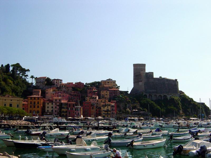 Castello Di Lerici - Visione panoramica dal mare