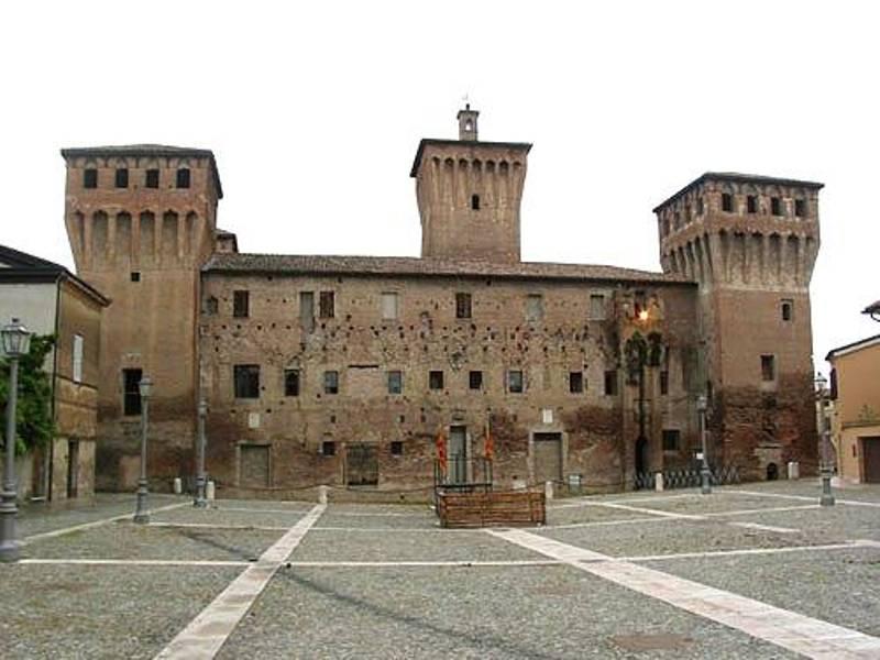 Castello delle Rocche, facciata principale